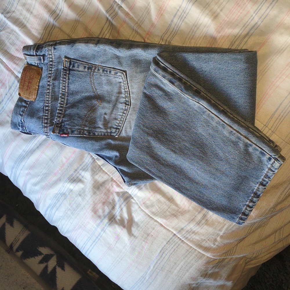 Classic Blue Straight Jeans with Timeless Appeal